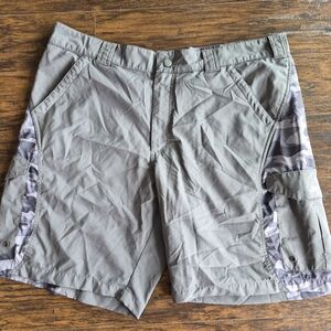 Bass Pro Shops Light Gray Cargo Shorts with Gray Camo Panels